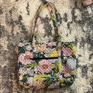 Ocean Bloom Vera Tote Bag